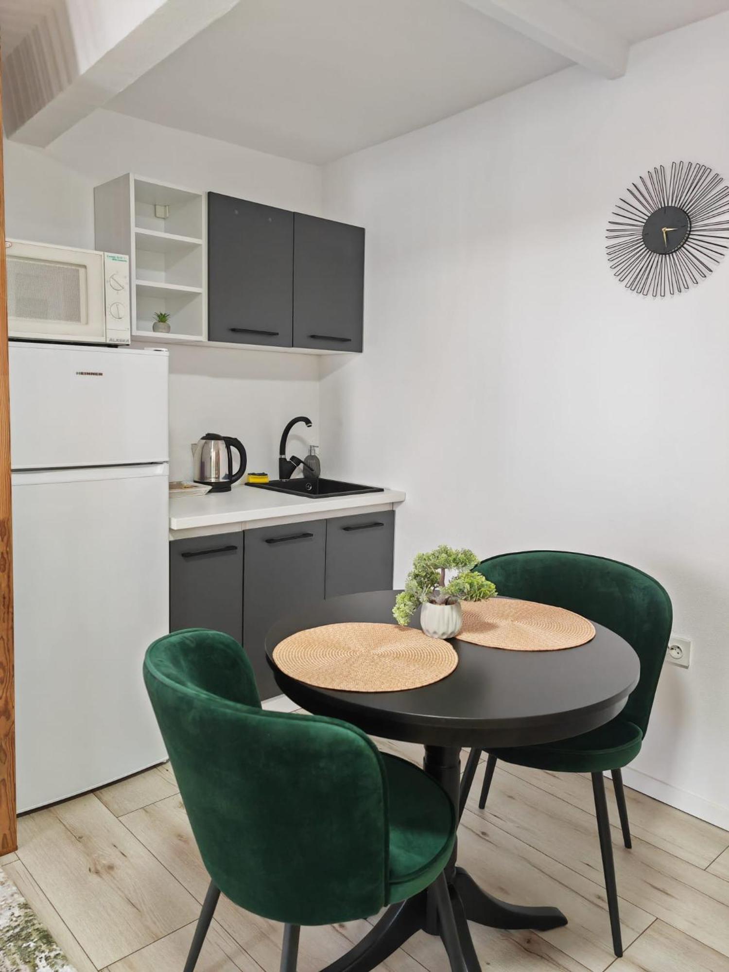 Wonderland Apartment Bistriţa Eksteriør billede